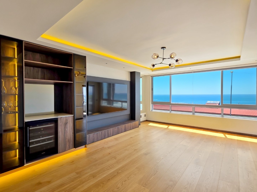 2 Bedroom Property for Sale in Sea Point Western Cape